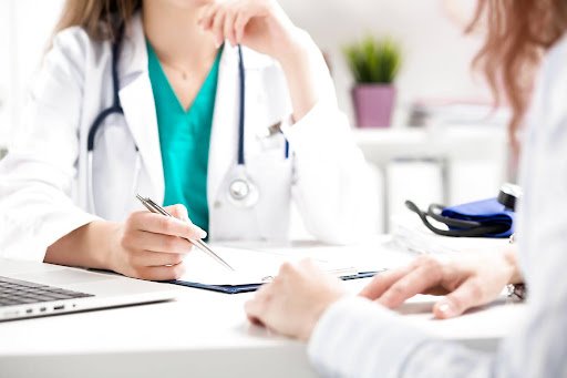 What to Expect in Your First Session with a Trauma and PTSD Therapist